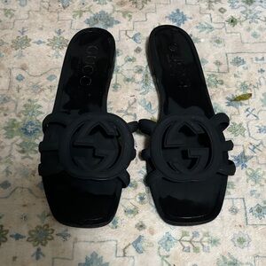 Gucci Black Women's Sandals with Logo Accent
